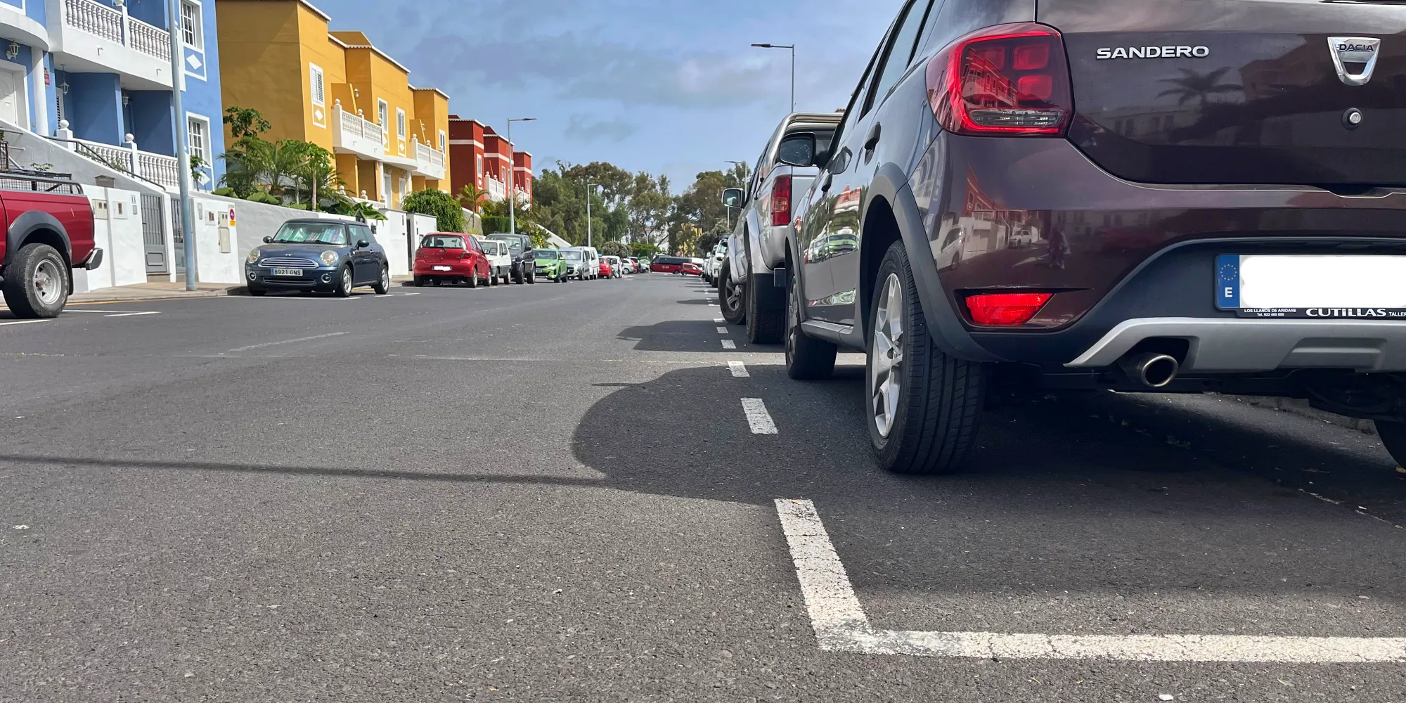 Parken Spanien weisse Linien