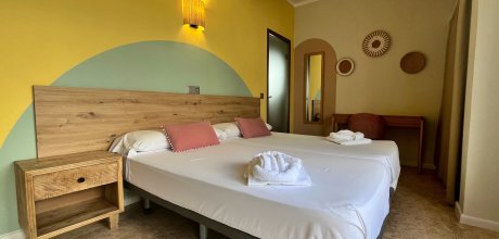 Doppelzimmer 1 mit Balkon