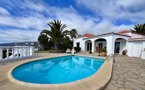 Ferienhaus mit Pool in Tajuya auf La Palma