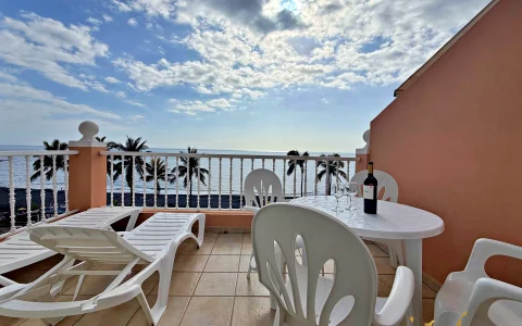Ferienapartment mit Meerblick in Puerto Naos